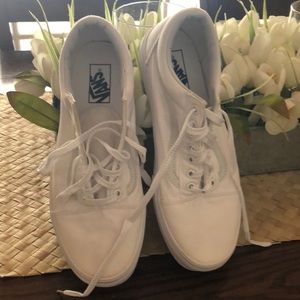 New women’s Vans size 11